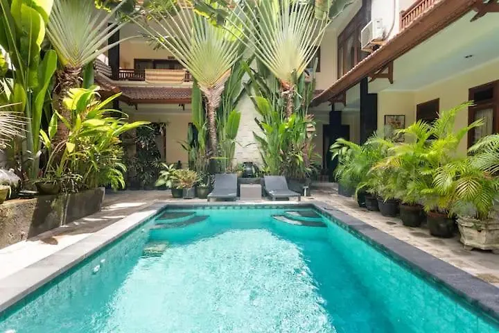 Surfaris Inn On Poppies 2 Legian