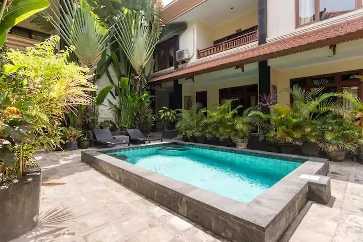 Aparthotel Surfaris Inn On Poppies 2 Legian  Indonesia