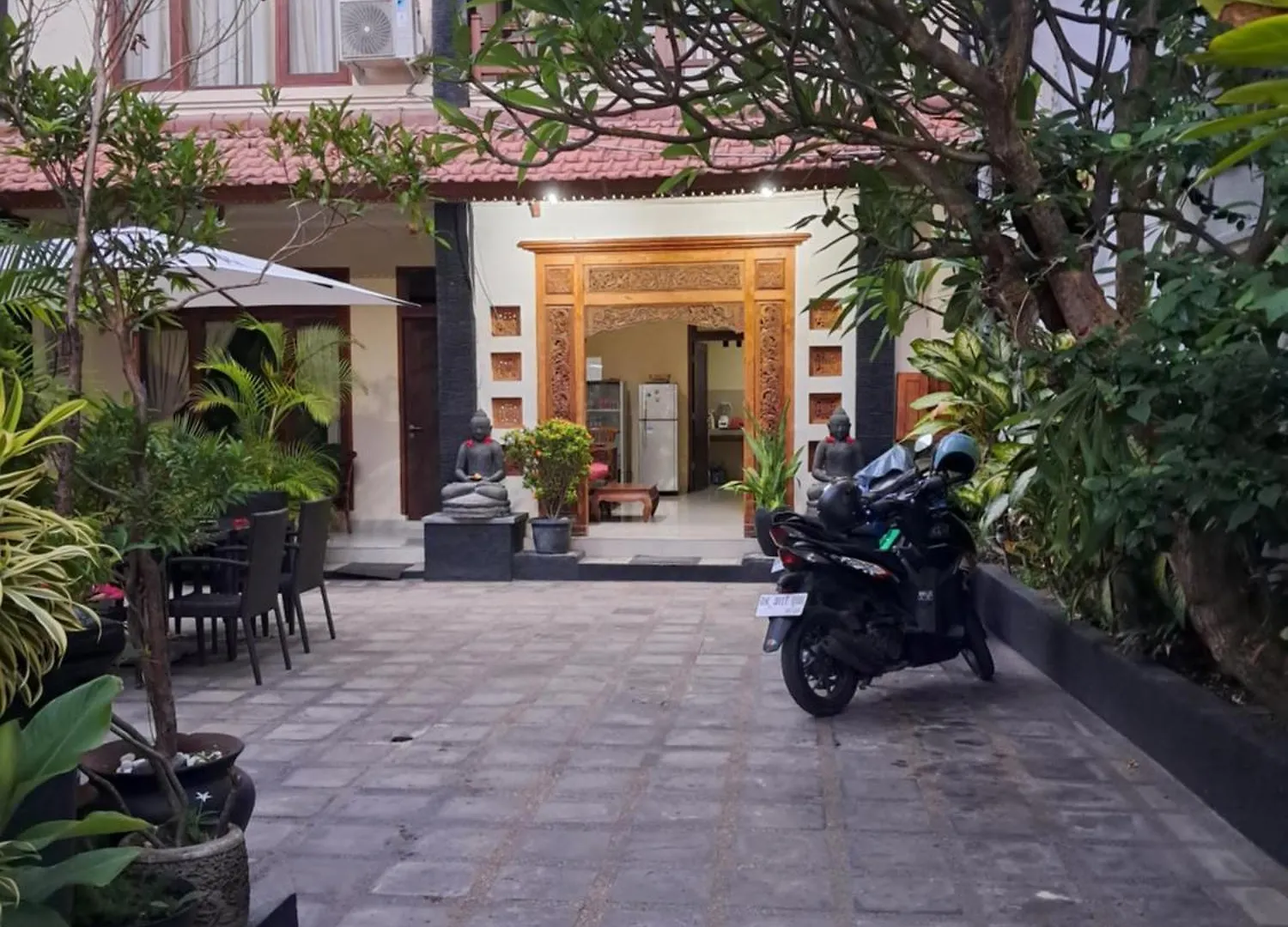 Aparthotel Surfaris Inn On Poppies 2 Legian  Indonesia